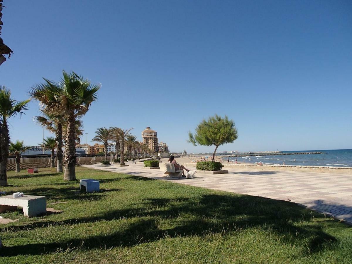 Valencia, Ideally Located 3Bed-2Bath Apart.Few Mints Walk From Beach,Pool,Shop. Port Saplaya Exterior foto